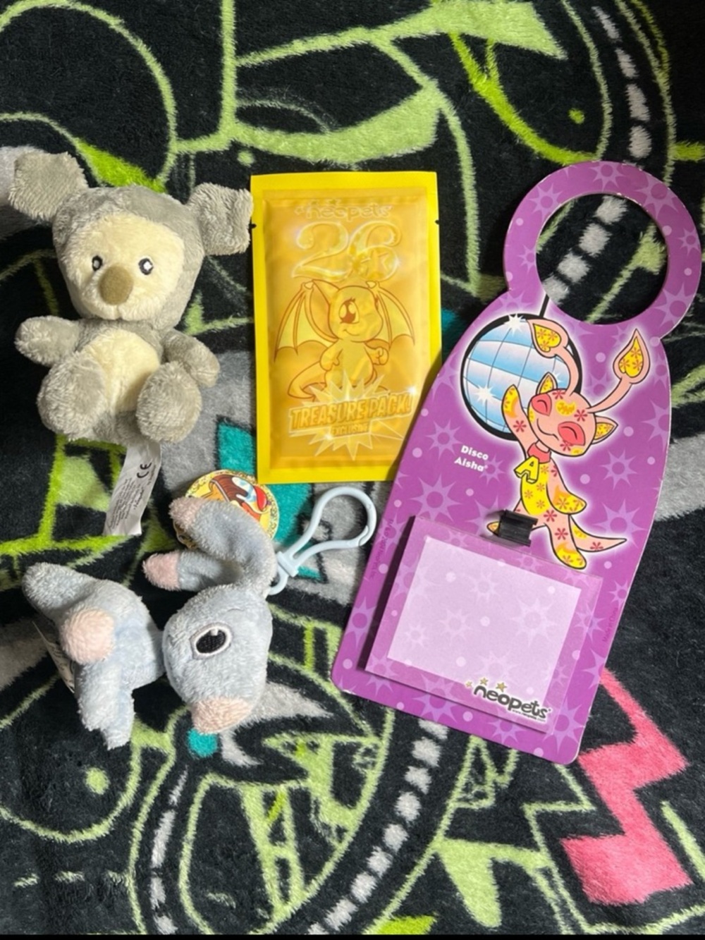Neopets disco Aisha baby blumaroo keychain Harris petpet treasure pack READ DESC